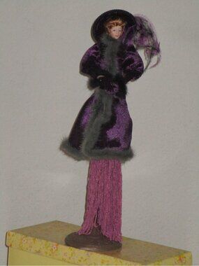 Popular Creations Victorian Dark Purple Faux Fur Shimmering 1/2 Gown Feathers